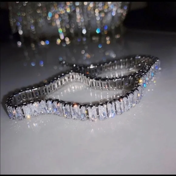 🔥Restock - HOST PICK-BAGUETTE NECKLACE - Picture 8 of 9